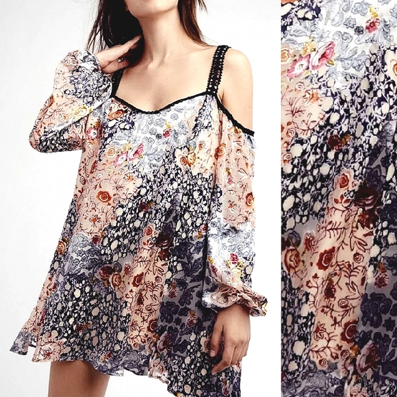 Free People Dresses & Skirts - 🎉NEW YEAR'S SALE🎉 Free People Cocktail Shattered Velvet Blossom Dress, XS
